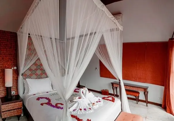 Villa, 4 Yatak Odası, Kişiye Özel Havuzlu