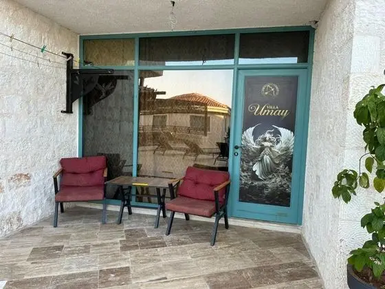https://images.odamax.com/img/1024x768/odamax/image/upload/Villa_Umay_202605181819327_Junior_Suite_Bahh_e.jpeg