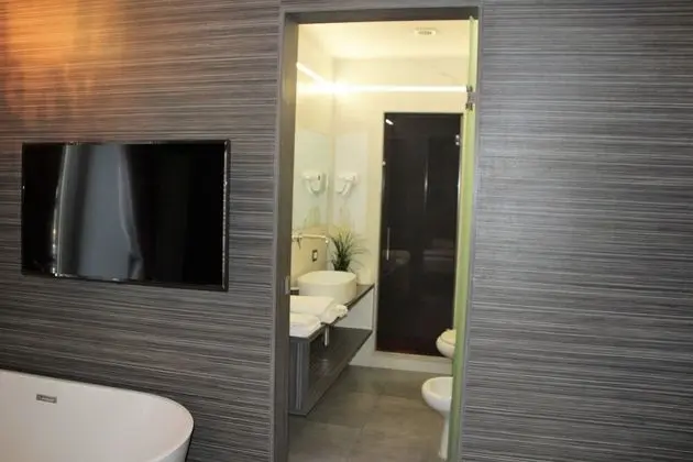 Deluxe Oda, 1 Büyük (Queen) Boy Yatak, Küvet, Şehir Manzaralı