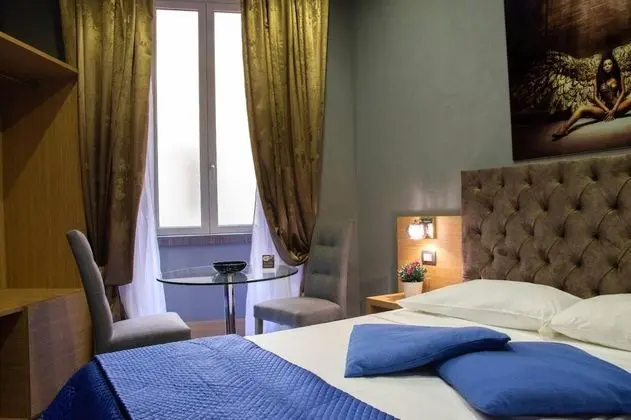 Romantic Oda, Avlu Manzaralı