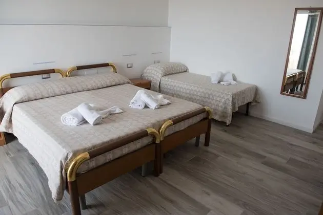 Tek Büyük veya İki Ayrı Yataklı Oda