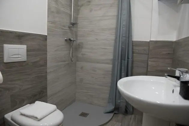 Üç Kişilik Oda