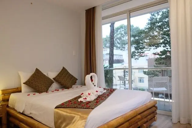 Deluxe Tek Büyük Yataklı Oda