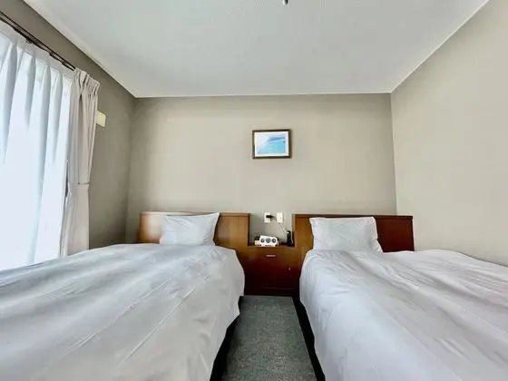 İki Ayrı Yataklı Oda, Sigara İçilmez