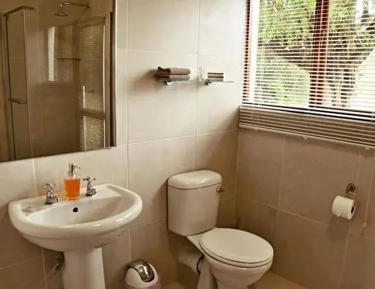 Kır Evi (Brownhooded)