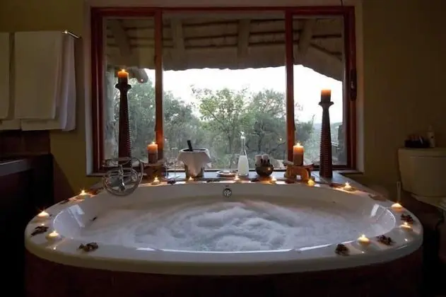 Honeymoon Tek Büyük Yataklı Oda, Kişiye Özel Havuzlu, Vadi Manzaralı