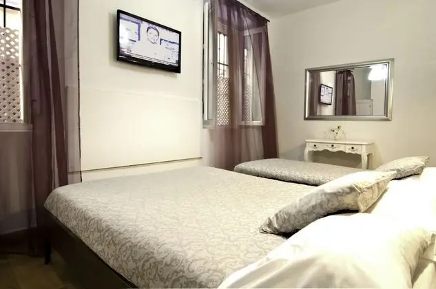 Standard Tek Büyük Yataklı Oda (with Extra Bed)