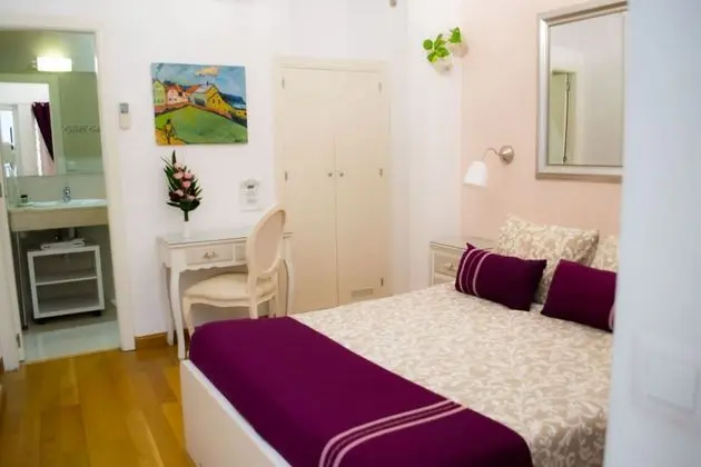 Standard Tek Büyük Yataklı Oda (Interior)