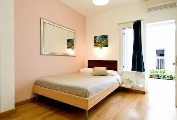 Standard Tek Büyük Yataklı Oda (Interior)