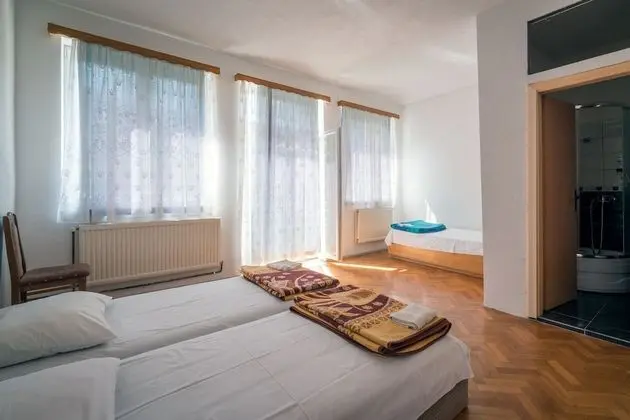 Üç Kişilik Oda, Özel Banyo