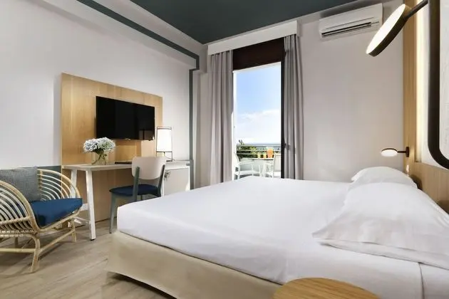 Premium Double Room in Hotel (2 Adults + 1 Child)