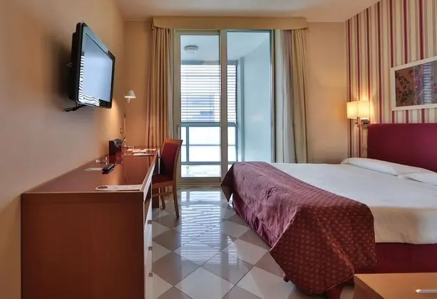 Classic Büyük Yataklı Tek Kişilik Oda