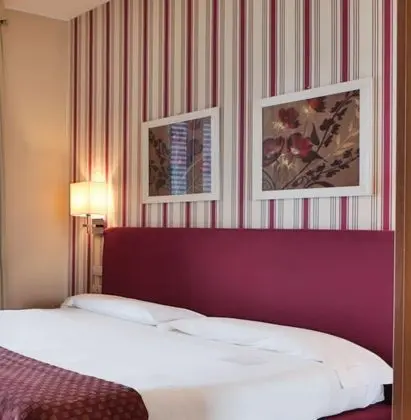 Classic Büyük Yataklı Tek Kişilik Oda