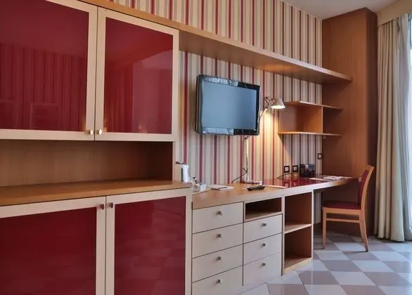 Superior One-Bedroom Apartment