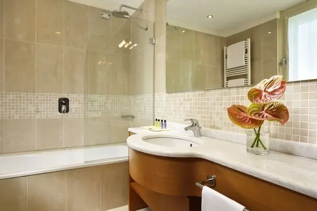 Superior One-Bedroom Apartment