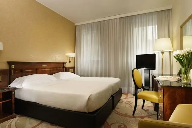 Classic Büyük Yataklı Tek Kişilik Oda