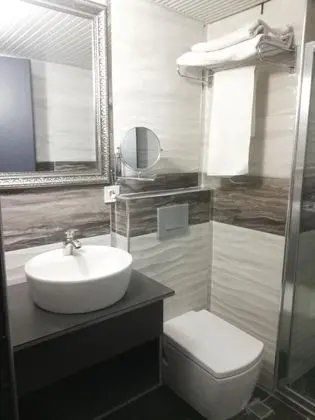 Çift Kişilik, Şehir Manzaralı
