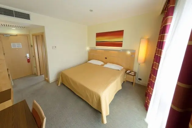 Standard Büyük Yataklı Tek Kişilik Oda