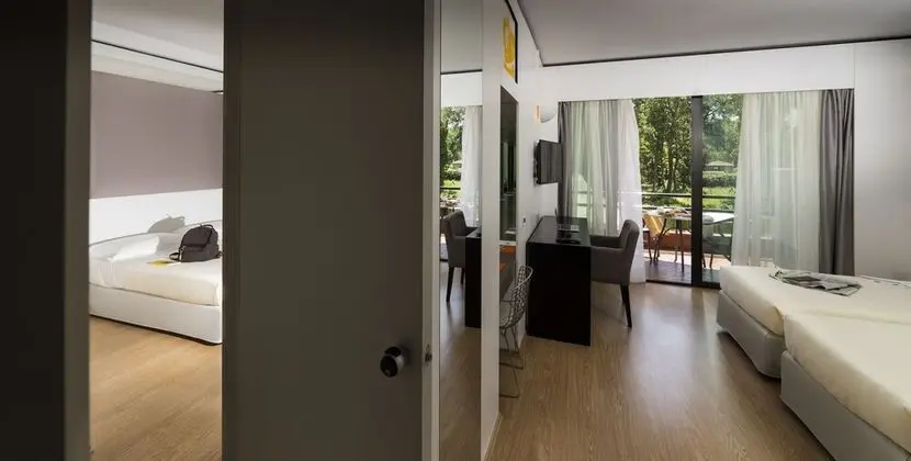 Classic Tek Büyük veya İki Ayrı Yataklı Oda