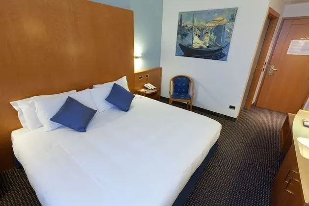 Classic Büyük Yataklı Tek Kişilik Oda