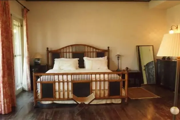 4 Bedrooms Villa