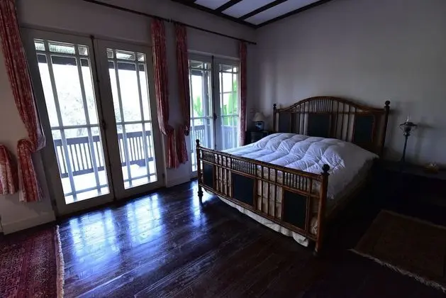 4 Bedrooms Villa
