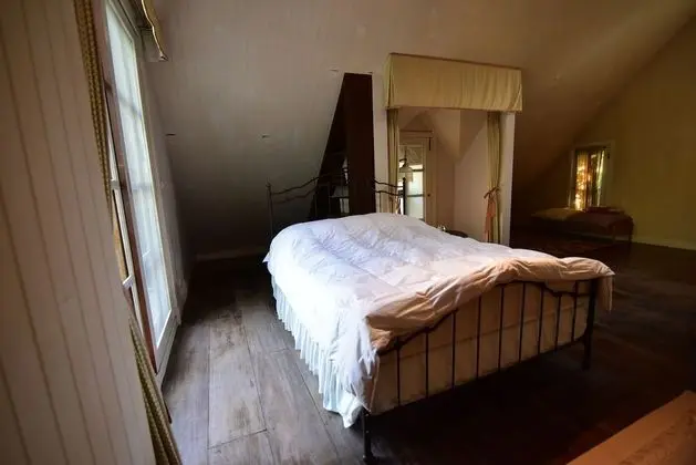 4 Bedrooms Villa