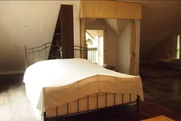 4 Bedrooms Villa