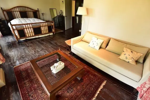 4 Bedrooms Villa