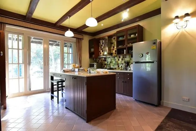 4 Bedrooms Villa