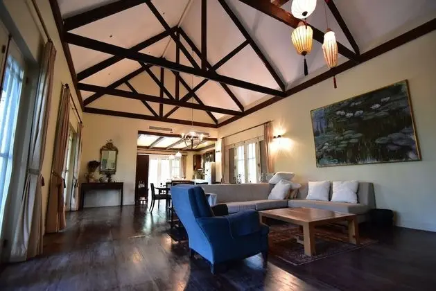 4 Bedrooms Villa