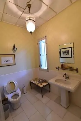 4 Bedrooms Villa
