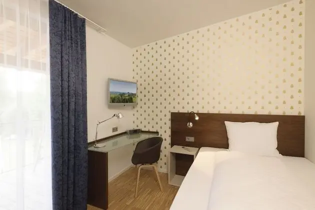 Double Room (Atelier)