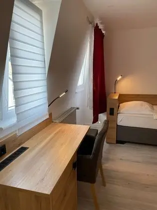 Basic Üç Kişilik Oda