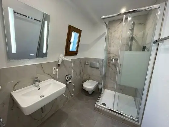 Basic Üç Kişilik Oda