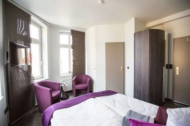 Classic Tek Büyük Yataklı Oda