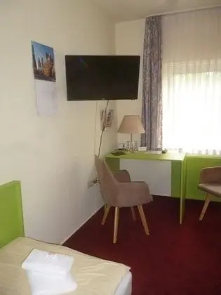 Standard Tek Büyük Yataklı Oda