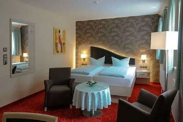 Büyük Yataklı Tek Kişilik Oda