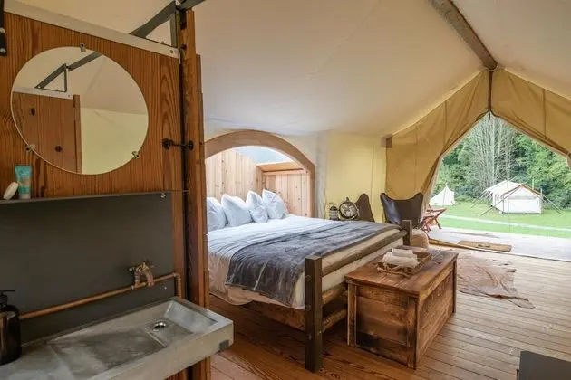 Stargazer Tent - Private Bathroom