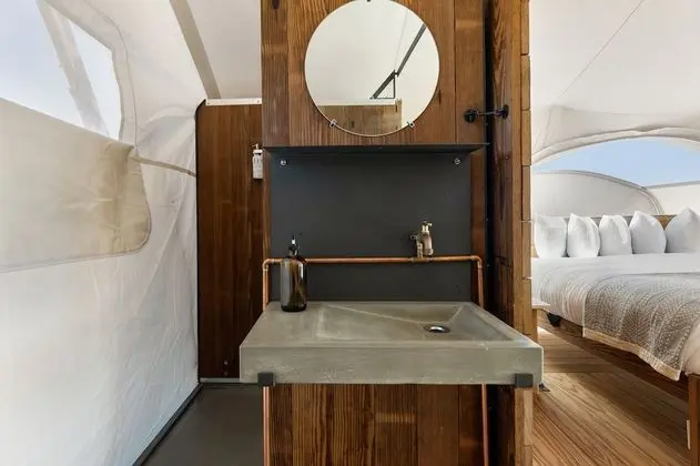 Stargazer Tent, Private Bathroom