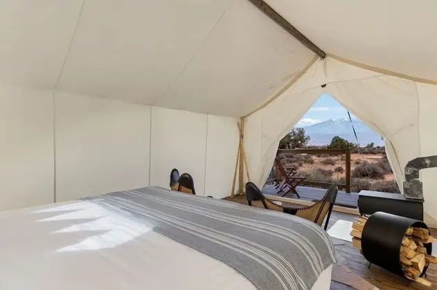 Safari Tent - Shared Bath