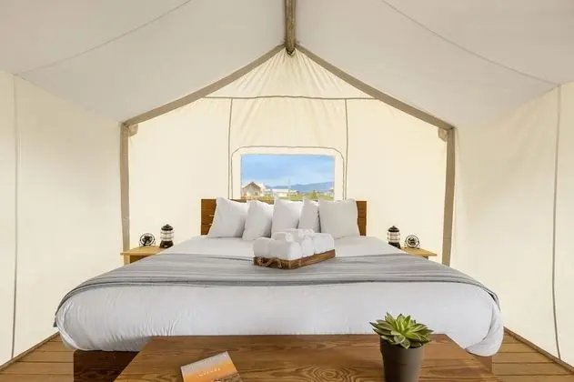 Suite with Kids Tent - Private Bath