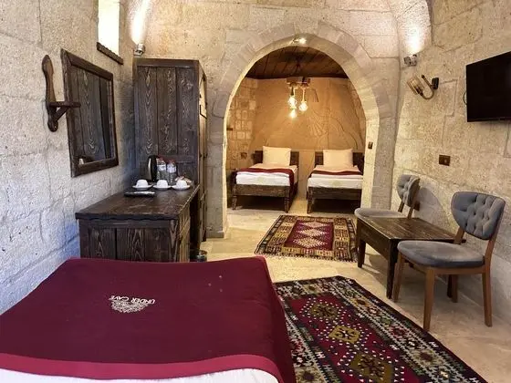 Üç Kişilik Oda, Bahçe Manzaralı