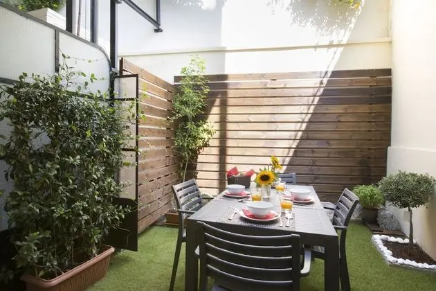 Apart Daire, Veranda