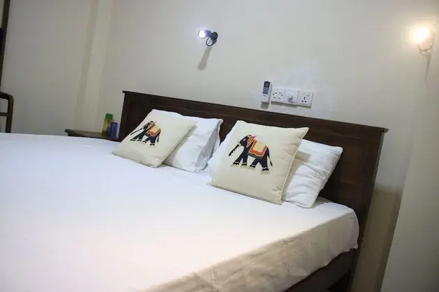 Tek Büyük Yataklı Oda, Balkon, Bahçe Manzaralı