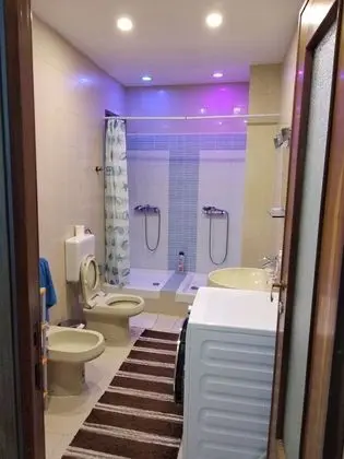 Ortak Ranzalı Oda, Karma Ranzalı Oda, Ortak Banyo