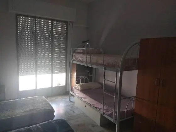 Ortak Ranzalı Oda, Sadece kadınlar için, Ortak Banyo