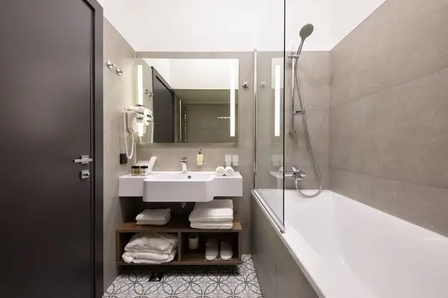 Standard Tek Büyük Yataklı Oda