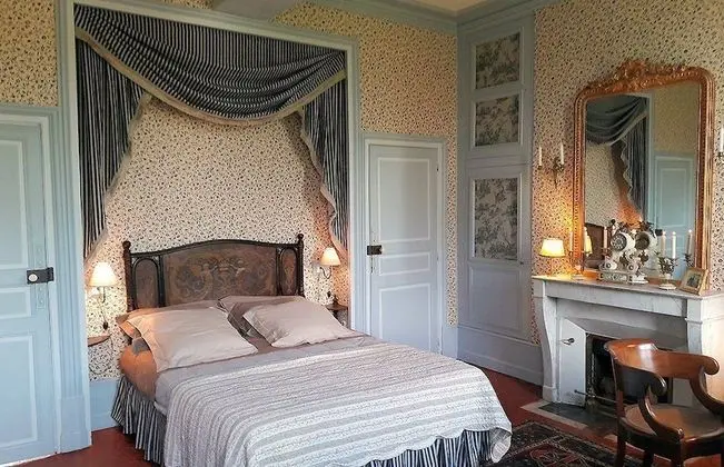 Romantic Tek Büyük Yataklı Oda (Louise)