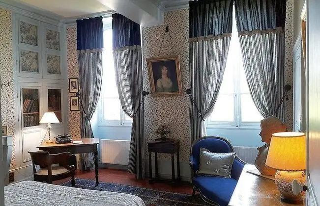 Romantic Tek Büyük Yataklı Oda (Louise)